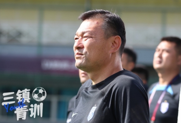 三镇小将勇夺胜，昂首迈向新挑战