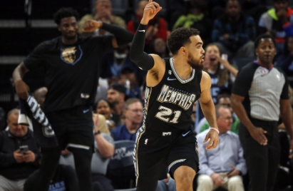 NBA 四方大交易引热议：巴特勒加盟勇士，利弊几何？