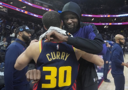 NBA 重磅交易传闻：KD 赴勇士，巴特勒加盟太阳？