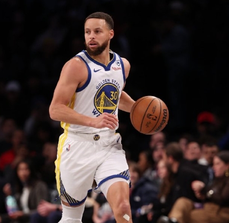 已入化境！长图回顾库里生涯 4000 记三分之路