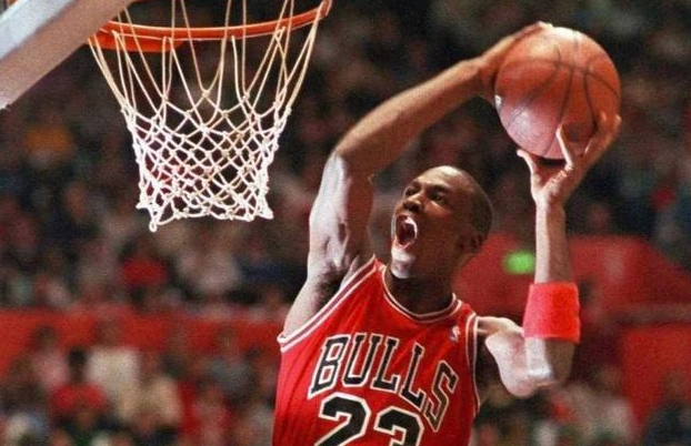 NBA 最新 MVP 榜：群雄逐鹿，悬念丛生