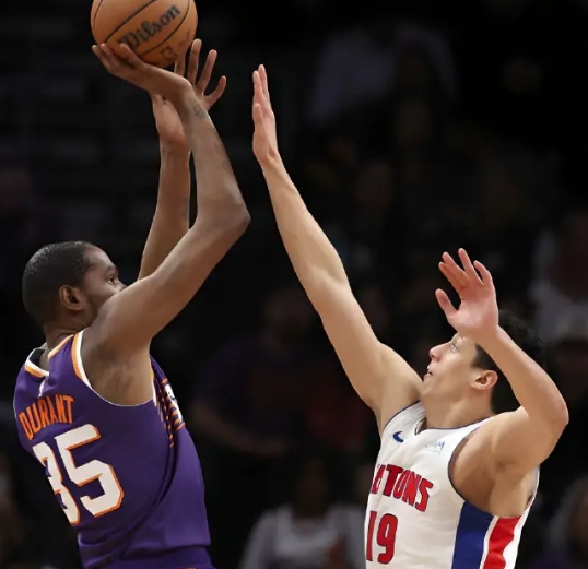NBA 近 10 场战局：骑士活塞引领，勇士闪耀