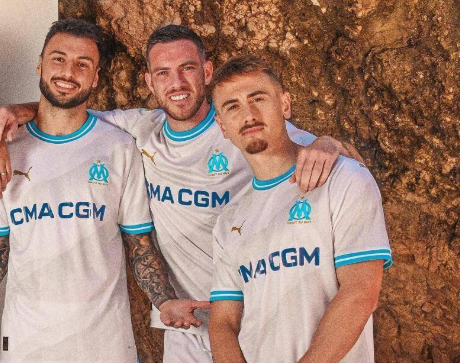 马赛欧冠征途：在逆境与争议中追寻荣光