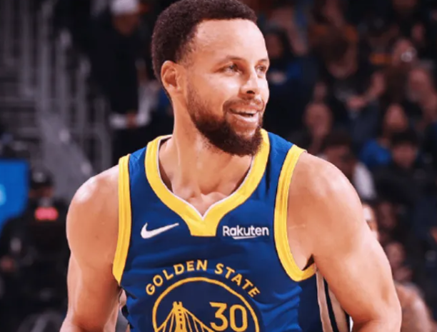 专注为刃,库里 31+7+7 率勇士擒雄鹿 终结颓势再启征程